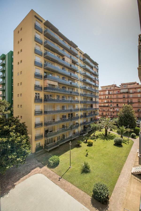 Apartamento Cerca Del Mar บลาเนส ภายนอก รูปภาพ