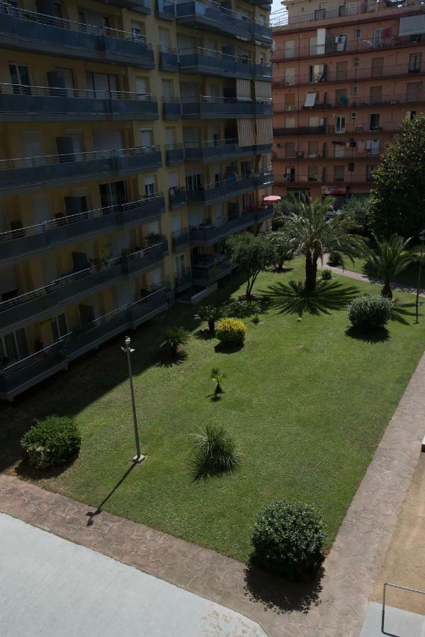 Apartamento Cerca Del Mar บลาเนส ภายนอก รูปภาพ