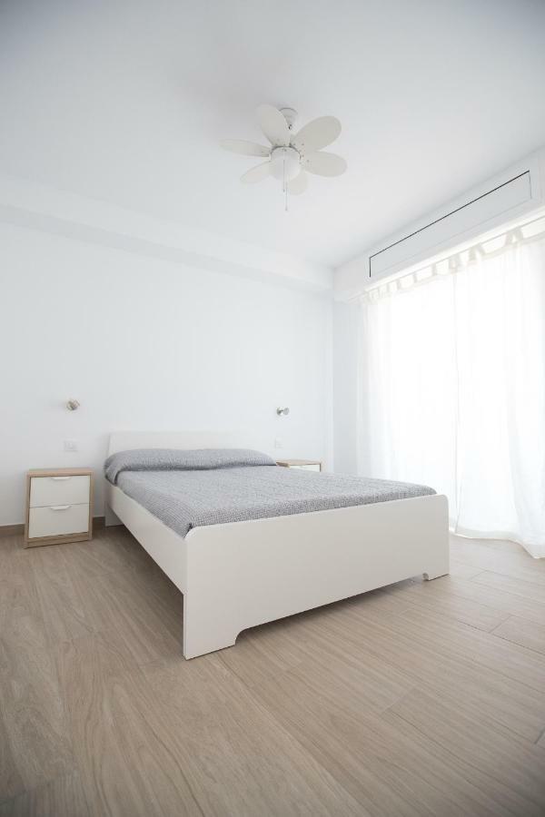 Apartamento Cerca Del Mar บลาเนส ภายนอก รูปภาพ